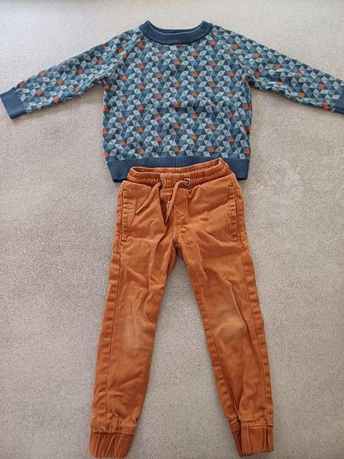 Outfit mt 98 met kwalitatieve warme trui in prima staat, Enfants & Bébés, Vêtements enfant | Taille 98, Utilisé, Garçon, Ensemble