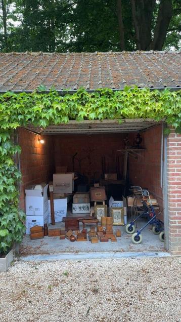 Garagebox vol antiek beschikbaar voor biedingen
