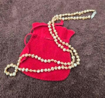 Elegante vintage parelketting met echte fijne parels beschikbaar voor biedingen