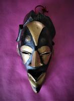 Ancien masque Tikar Cameroun, Enlèvement ou Envoi