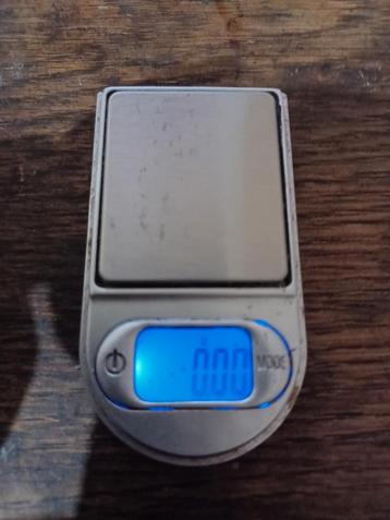 Kleine precieze weegschaal van 0,01g tot 300g beschikbaar voor biedingen