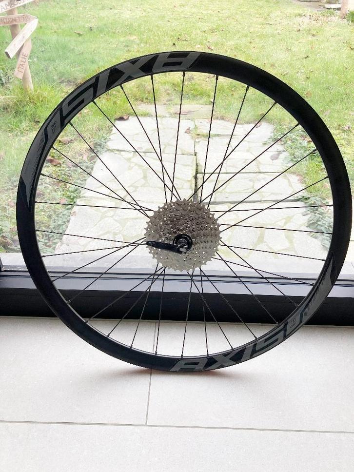 Achterwiel racefiets Axis 1.0 (met cassette), Fietsen en Brommers, Fietsonderdelen, Zo goed als nieuw, Racefiets, Wiel, Ophalen