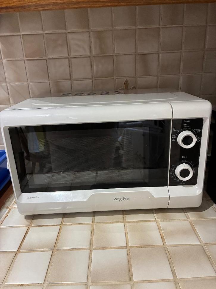 Micro-ondes, Elektronische apparatuur, Microgolfovens, Zo goed als nieuw, Microgolfoven, Oven, Draaiplateau, Ophalen