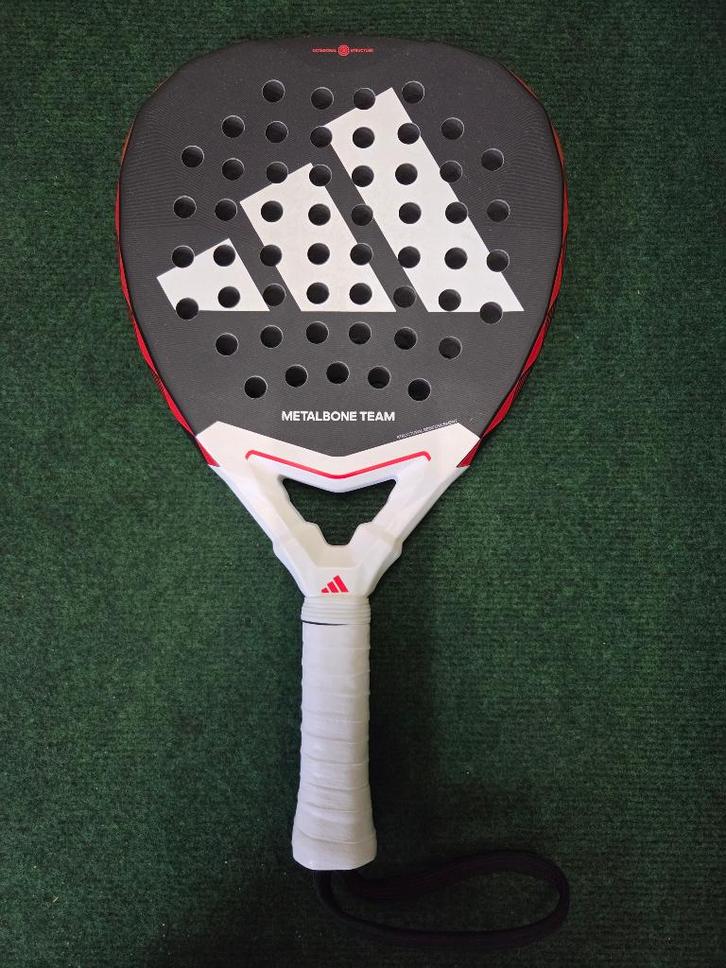 Adidas Metalbone Team 2025, Sport en Fitness, Padel, Zo goed als nieuw, Padelracket, Ophalen of Verzenden