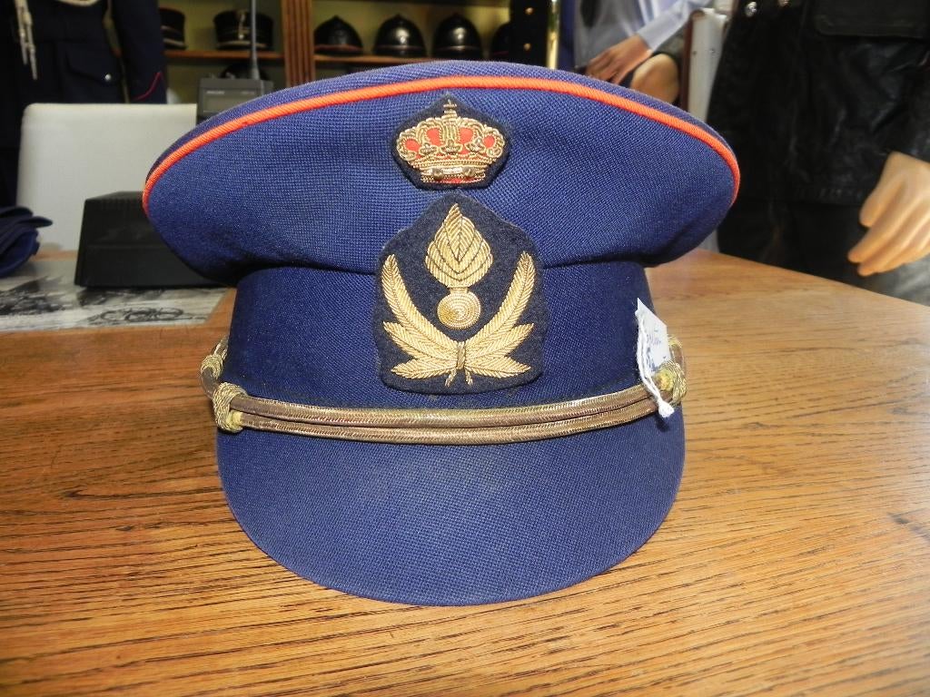 kepi gendarme capitaine officier, Verzenden, Rijkswacht, Helm of Baret