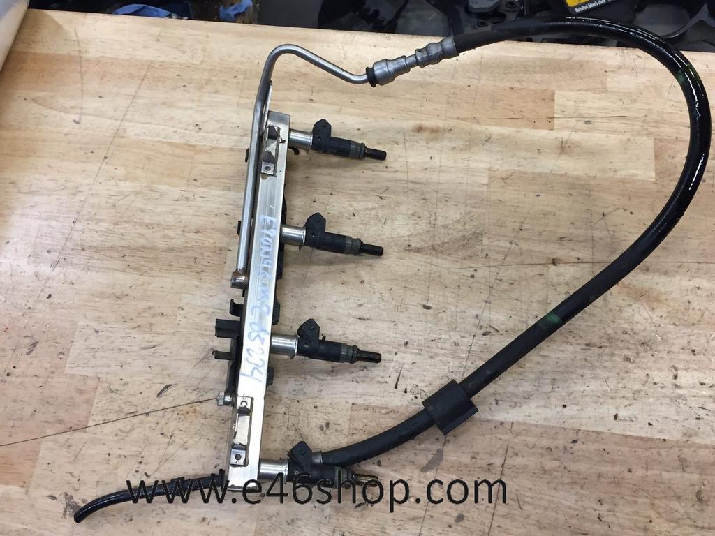 Brandstofrail met injectoren BMW E90 E91 320i N46 motor, Auto-onderdelen, Brandstofsystemen, BMW, Gebruikt, Ophalen of Verzenden