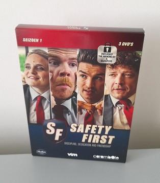 Safety First - Seizoen 1, CD & DVD, DVD | TV & Séries télévisées, Enlèvement ou Envoi, Coffret, Comme neuf, Comédie