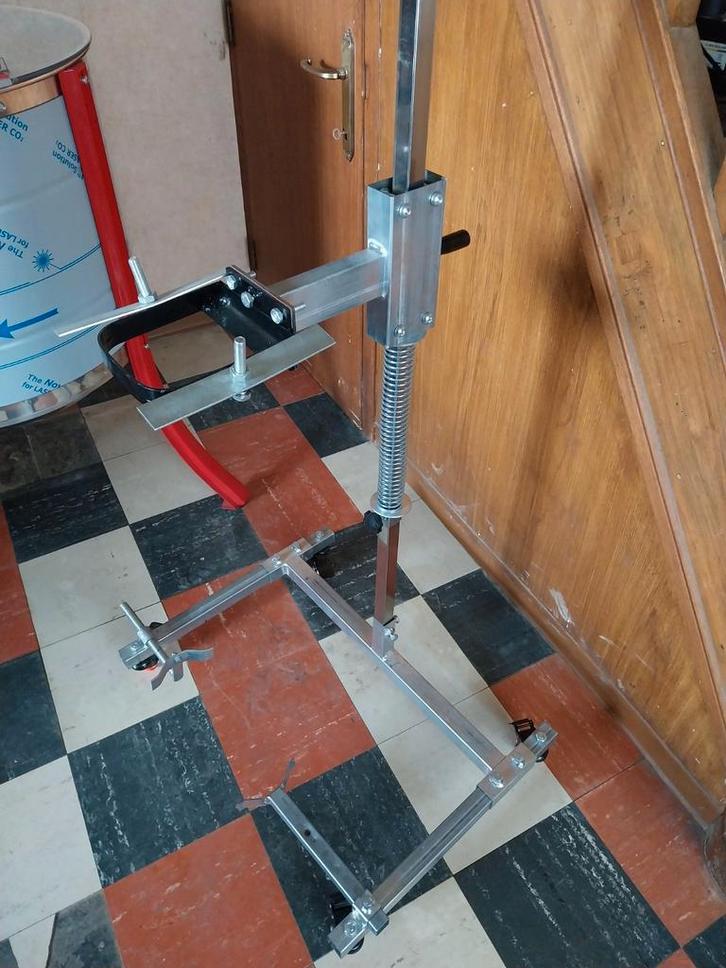 Structure fixation mélangeur apiculture., Articles professionnels, Agriculture | Outils, Enlèvement