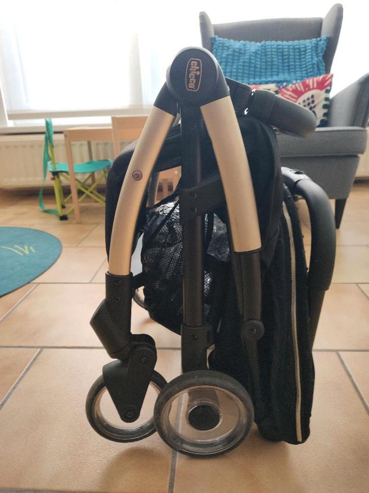 Chicco buggy, Kinderen en Baby's, Buggy's, Zo goed als nieuw, Overige merken, Regenhoes, Verstelbare rugleuning, Zonnekap, Ophalen