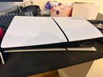 PS5 slim met controller en laaddock, Consoles de jeu & Jeux vidéo, Consoles de jeu | Sony PlayStation 4, Enlèvement, Comme neuf