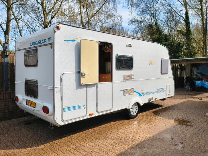 Caravelair Antares 510 stapelbedden en dakairco caravan 2003, Caravanes & Camping, Caravanes, Particulier, Caravelair, Poêle, Réfrigérateur