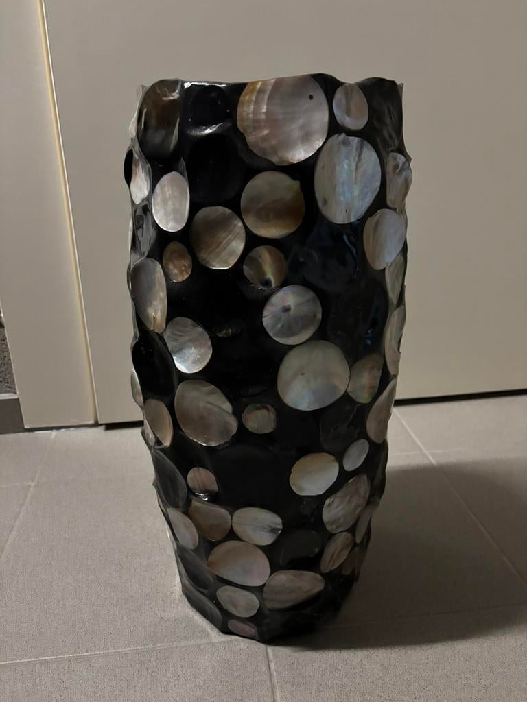 Grote vaas van schelpen, Ophalen, Zo goed als nieuw