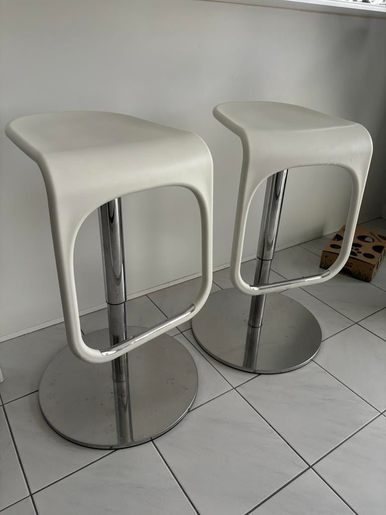 Witte barkrukken, Ophalen, Kunststof, Zo goed als nieuw, In hoogte verstelbaar