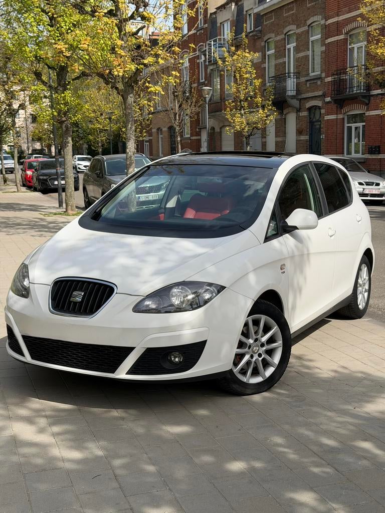 Seat Altea 1.6 TDI FULL OPTION AUTOMATIQUE diesel, Autos, Seat, Entreprise, Altea, Toit ouvrant, Électrique, Automatique, Rouge