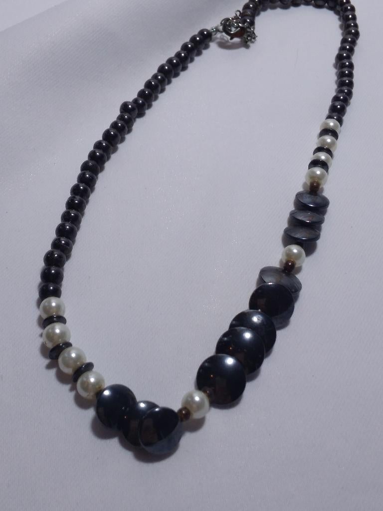 Collier vintage avec hématite et perles, Neuf, Pierre ou Minéral, Enlèvement ou Envoi, Avec pendentif