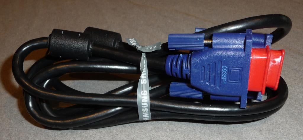 Câble VGA - 2 fiches mâles - 1,4 m NEUF, Informatique & Logiciels, Pc & Câble réseau, Neuf, Enlèvement ou Envoi