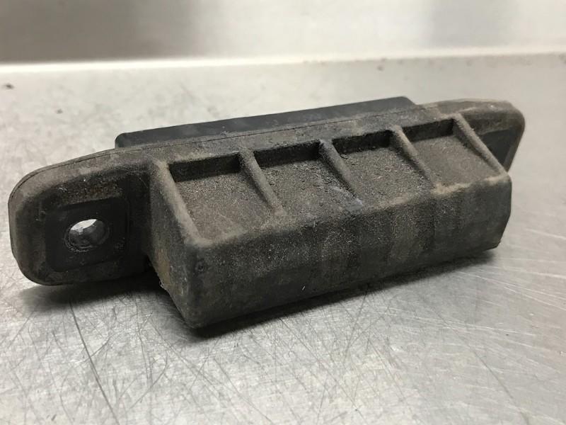 COMMUTATEUR OUVERTURE DE COFFRE Toyota Urban Cruiser, Dhr. M. Roggen, Toyota, Stadsweg 37 37
9917 PV  WIRDUM GR., NL, Utilisé