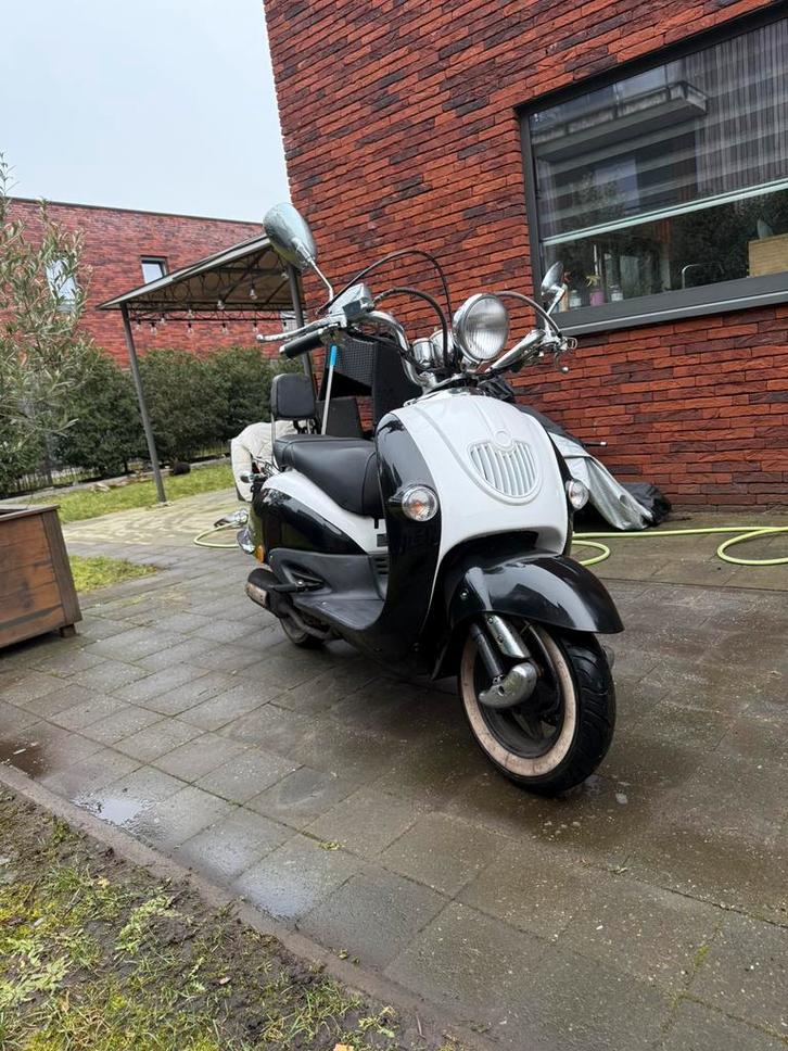 Trottinette Classe A construite en 2020, Vélos & Vélomoteurs, Scooters | SYM, Comme neuf, Autres modèles, Classe A (25 km/h), Essence