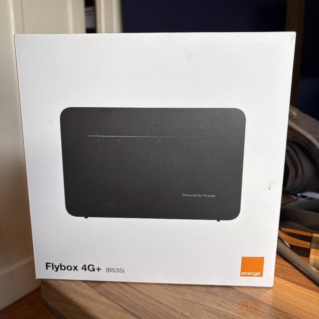 Orange Flybox 4G+ (B535) 4G router/modem, Computers en Software, Routers en Modems, Zo goed als nieuw, Router met modem, Ophalen of Verzenden