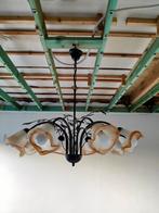 2 mooie lusters met blaadjes, Enlèvement