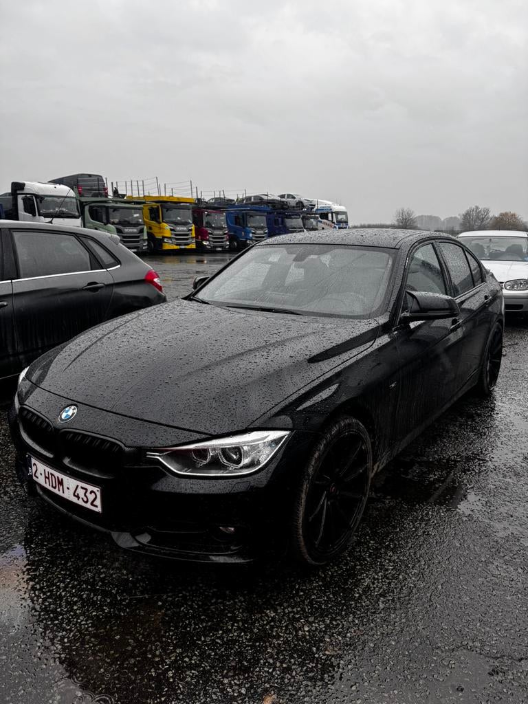 BMW 320i, Euro 6, Zwart, Handgeschakeld, Particulier