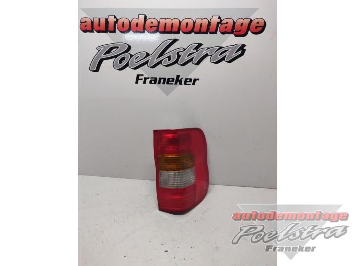 Feu arrière droit d'un Opel Combo, Autos : Pièces & Accessoires, Éclairage, Opel, Utilisé, 3 mois de garantie, Enlèvement ou Envoi