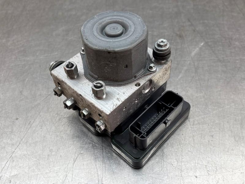 ABS POMP Nissan Pulsar (C13) (01-2013/-) (|2265106516|), Robert Bosch AG, Gebruikt, Robert-Bosch-Allee 1
74232  Abstatt, DE, Engineering@bosch.com