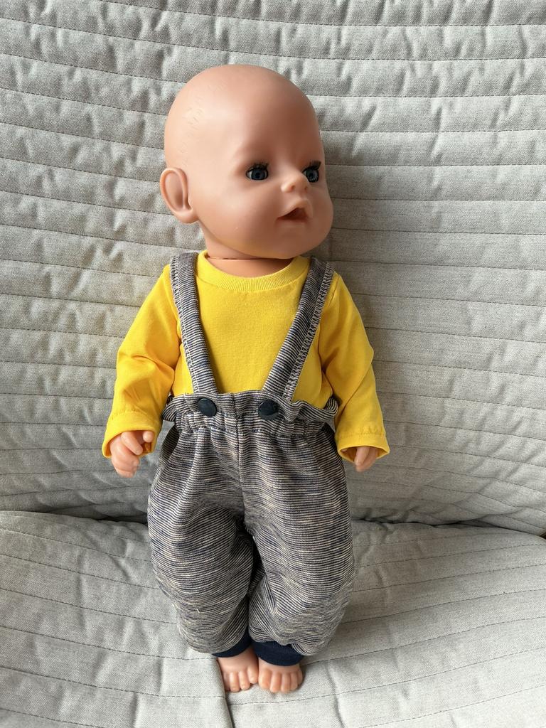 100. Babyborn: Niuwe broek met bretellen + gele t-shirt, Ophalen of Verzenden, Nieuw, Babypop