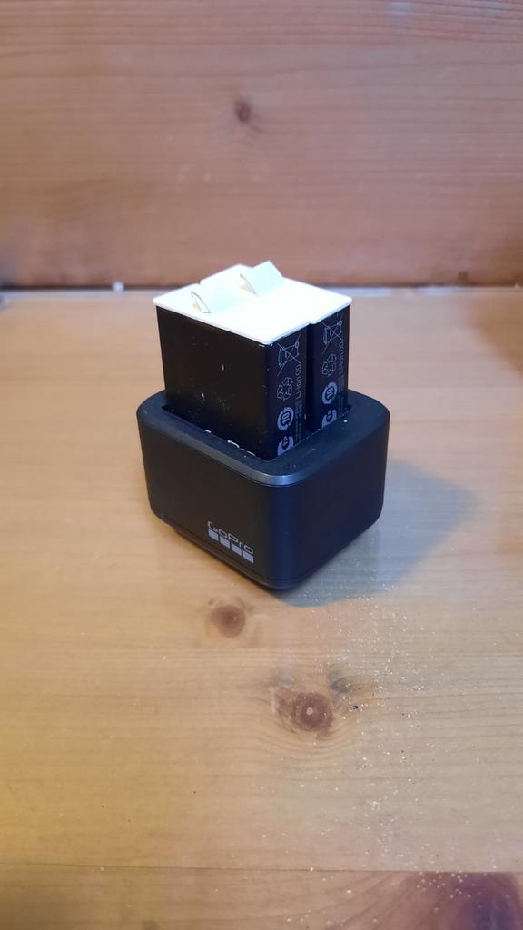 Gopro batterijen met lader, Ophalen of Verzenden, Zo goed als nieuw