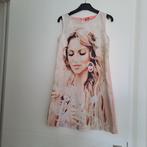 robes, taille 134, Enlèvement ou Envoi, Comme neuf, Fille, Robe ou Jupe