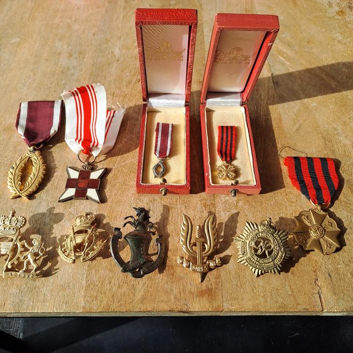 Medaille, insignes, Collections, Objets militaires | Général, Autres, Enlèvement