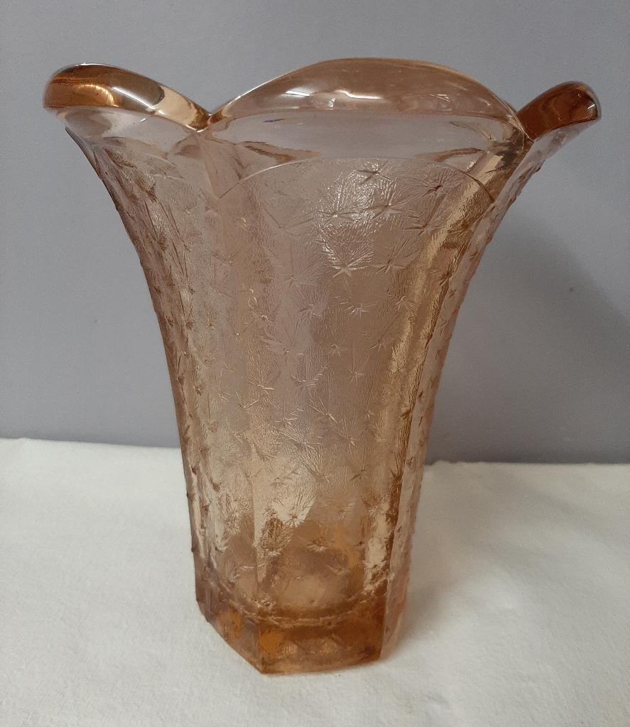 Vase en verre rose de style art déco, val Saint-Lambert., Enlèvement