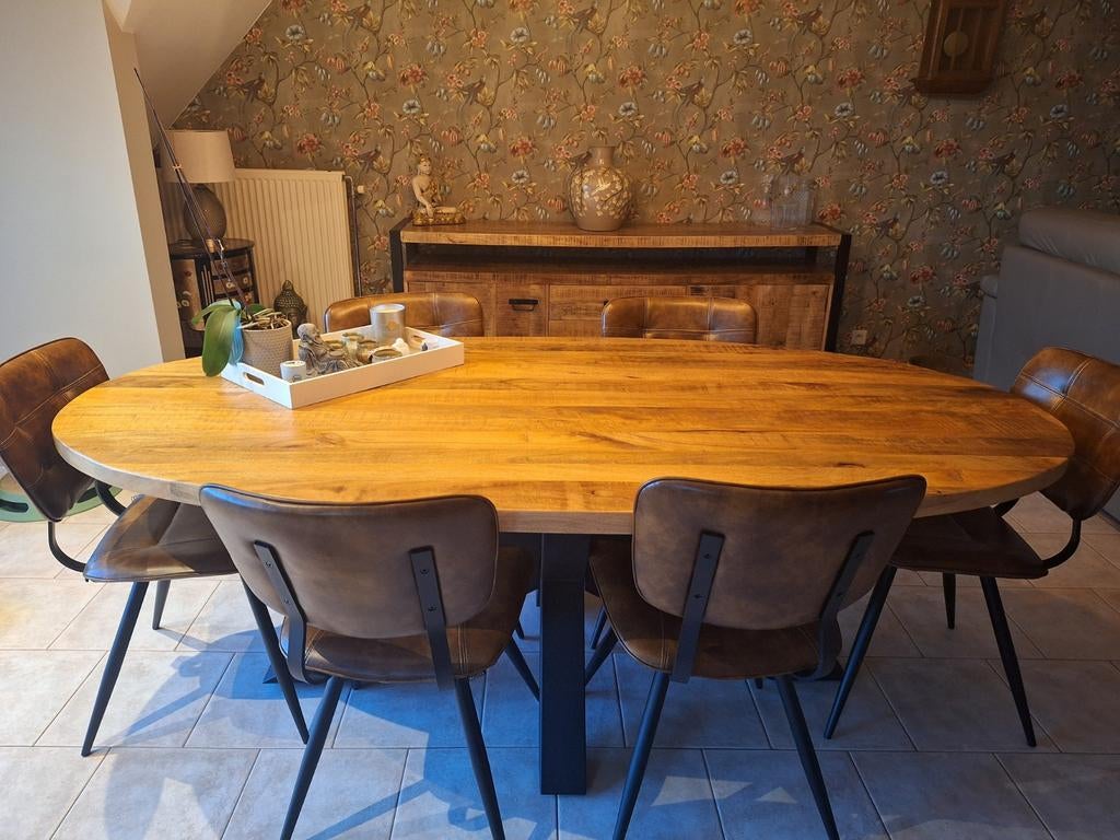 Mangohout eetkamer, Ophalen