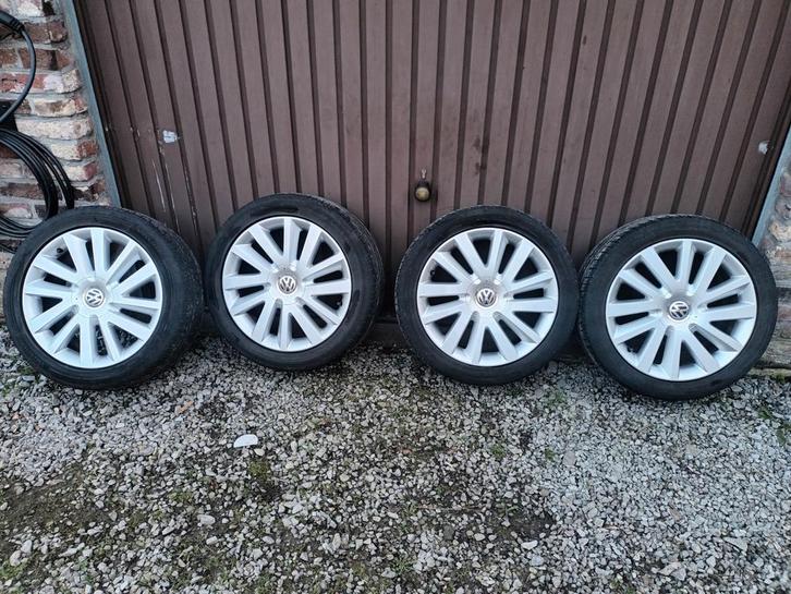 4 Jantes VW 17,  5X100 ET38 avec pneus, Autos : Pièces & Accessoires, Pneus & Jantes, Pneu(s), Pneus été