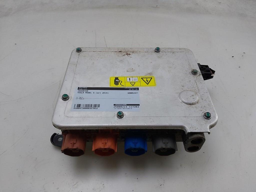 INVERTER Tesla Model S (01-2012/02-2016), Germany_Sales@tesla.com, Gebruikt, Overige automerken, Ludwig-Prandtl-Straße 27 - 29
12526  Berlin, DE