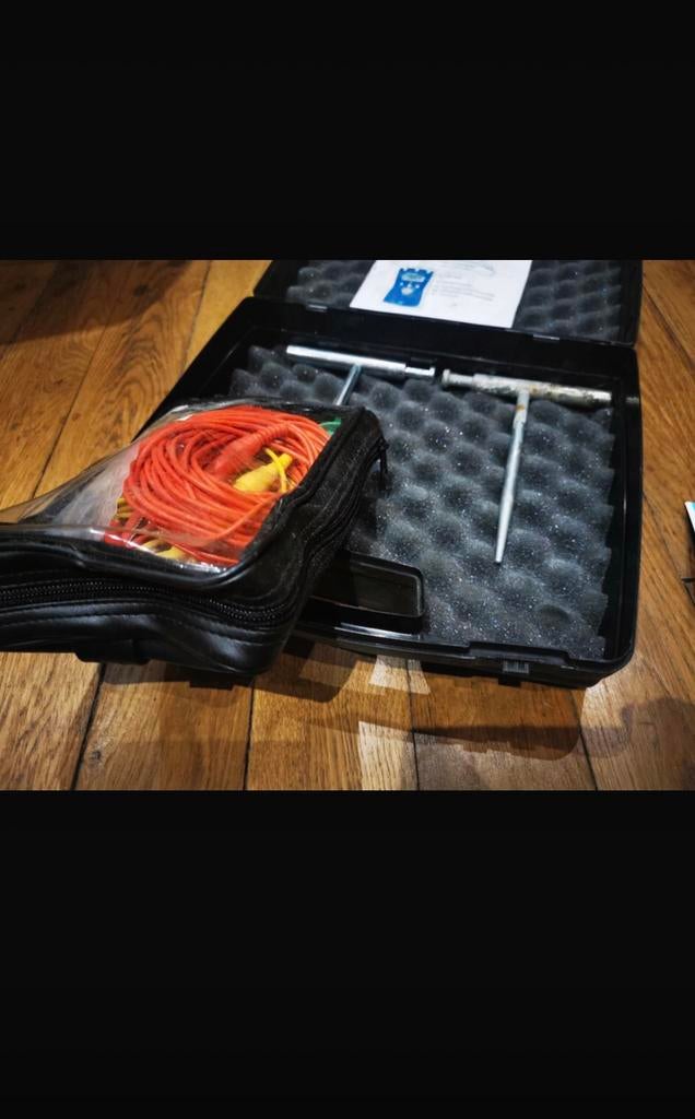 Mesureur de terre, Enlèvement, Comme neuf