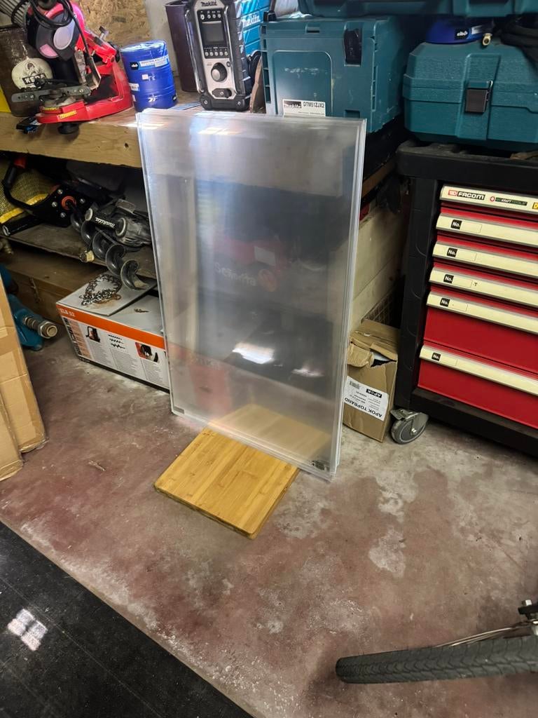 Plexiglas, Ophalen, Zo goed als nieuw