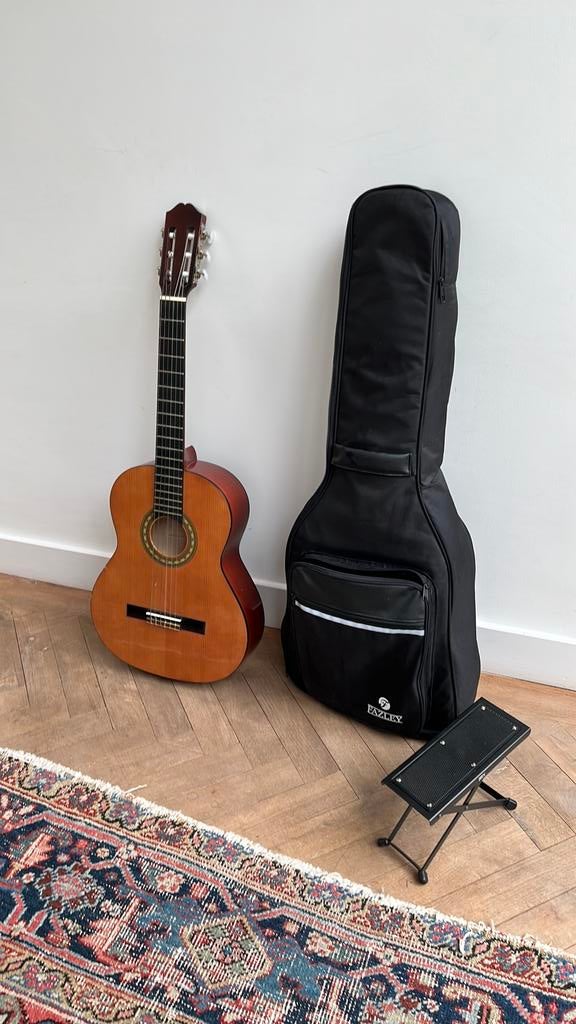 Set gitaar Santos y Mayos - hoes Fazley - steun Rtx, Musique & Instruments, Instruments à corde | Guitares | Acoustiques, Utilisé