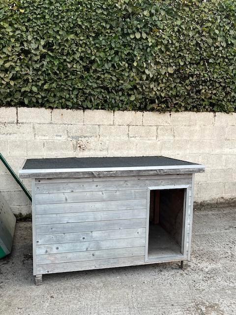 heel groot houten hondenhok met afneembaar dak in roofing, Dieren en Toebehoren, Overige Dieren-accessoires, Zo goed als nieuw