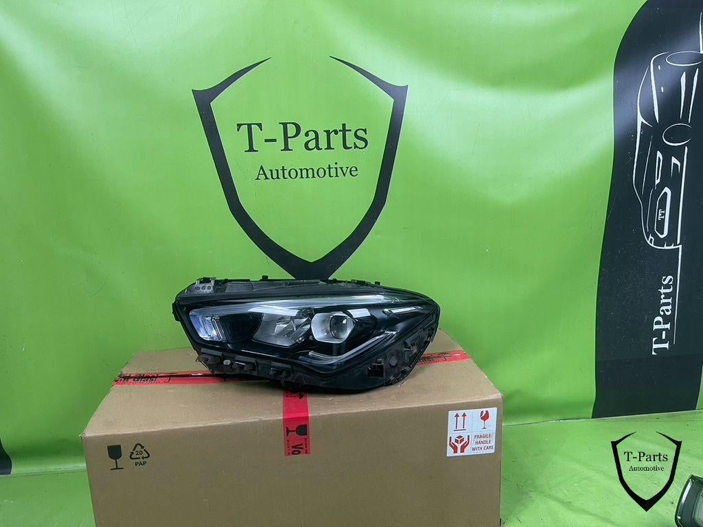 Phare gauche Mercedes CLA A1189062500, Autos : Pièces & Accessoires, Éclairage, Info@fabrikant.eu, Fabrikant BV, Fabrikantstraat 1
1000 AA  Amsterdam, NL