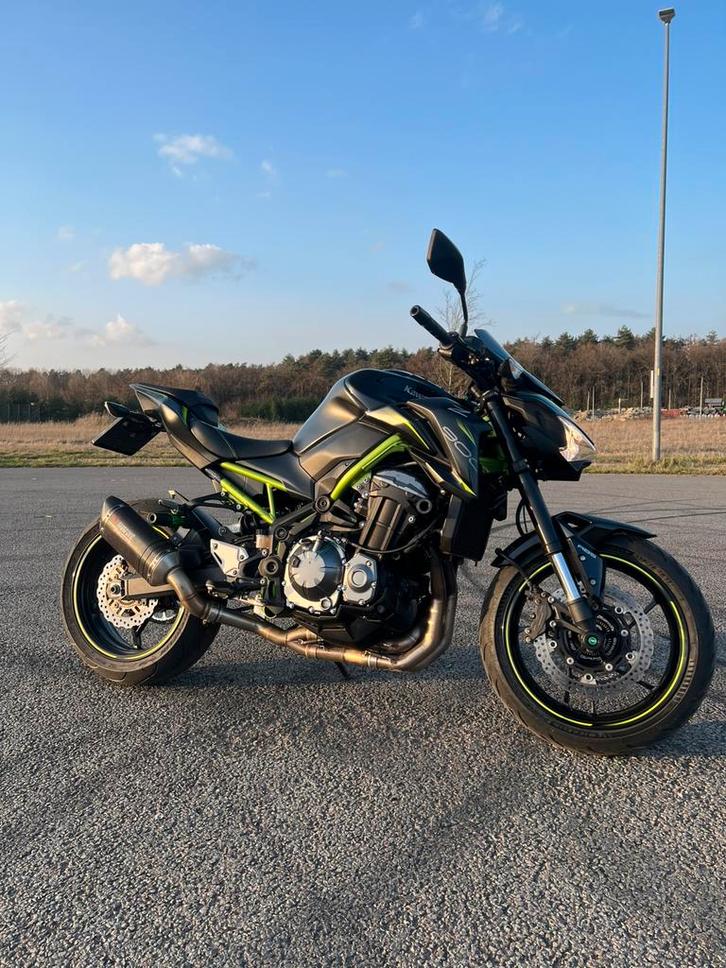 Kawasaki Z900 Akrapovic A2, Motoren, Motoren | Kawasaki, Particulier, Naked bike, 12 t/m 35 kW, 4 cilinders, Minimaal motorrijbewijs A2
