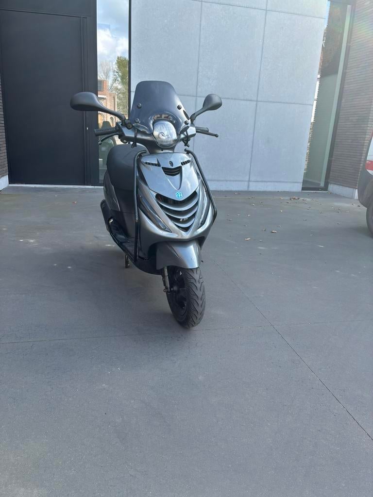 Classe B à fermeture éclair Piaggio 4 temps, Vélos & Vélomoteurs, Enlèvement, Comme neuf, Zip