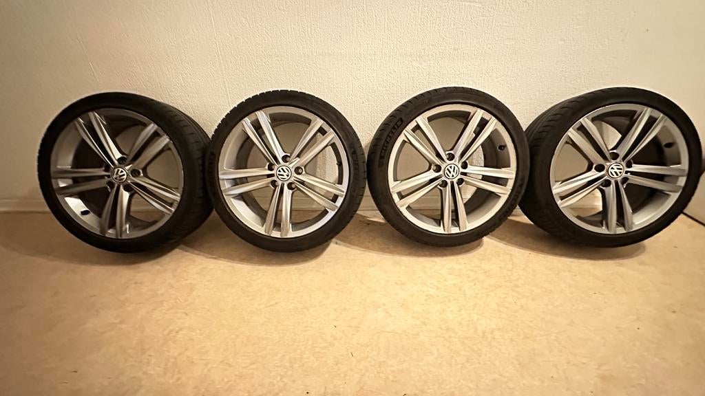 Originele Vw Golf 7 rline 18 inch velgen met zomerbanden, Autos : Pièces & Accessoires, Pneus & Jantes, Enlèvement, Pneus été