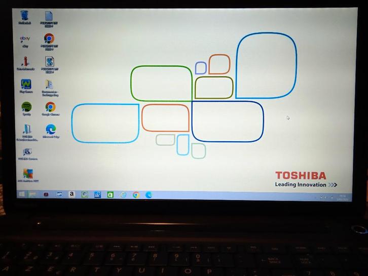 Toshiba Satellite Laptop, Computers en Software, Windows Laptops, Gebruikt, 17 inch of meer, HDD, 2 tot 3 Ghz, 8 GB, Azerty, Met videokaart