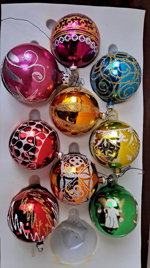 Kerstballen, Ophalen