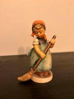 Hummel Goebel, Little sweeper, groter beeld, Verzamelen, Ophalen of Verzenden, Zo goed als nieuw, Hummel