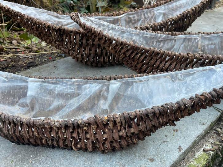 Stevige rieten manden voor bloemen, Huis en Inrichting, Woonaccessoires | Overige, Zo goed als nieuw, Ophalen