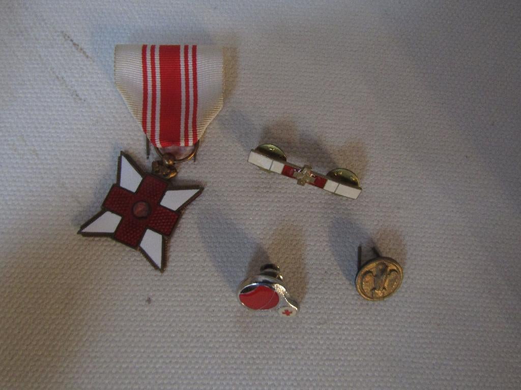 Superbe lot de décorations de la Croix Rouge Belge, Enlèvement ou Envoi, Bronze