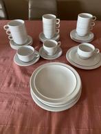 12 kopjes met schoteltjes en 7 dessertborden, Ophalen