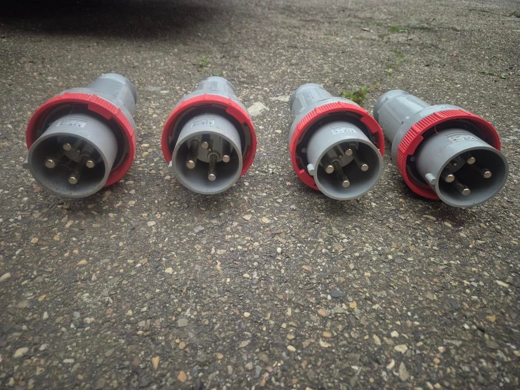 125Amp stekkers, Ophalen